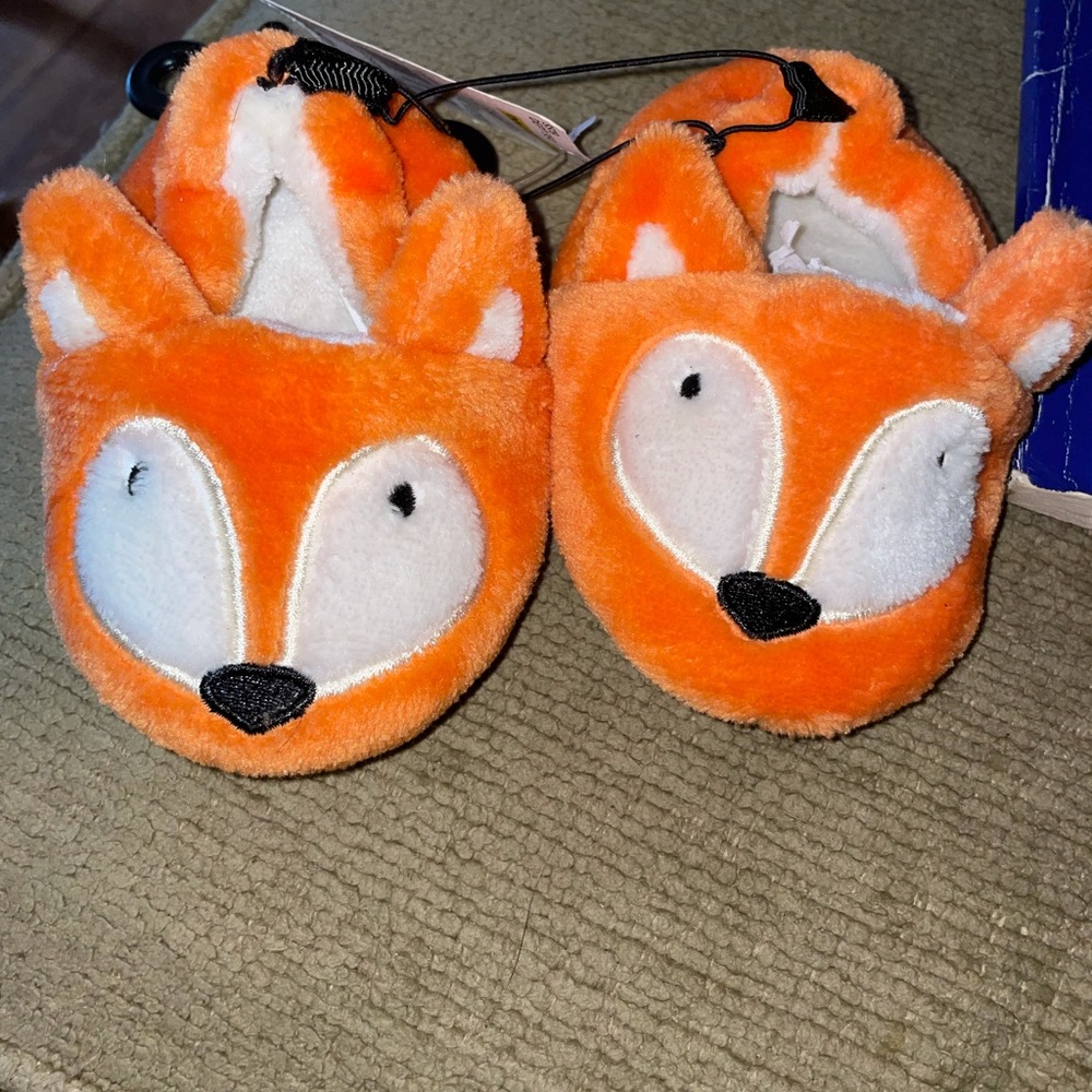 Swiggles NWT fox infant size 4 slippers!! Orange